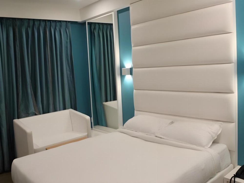 Room image 3